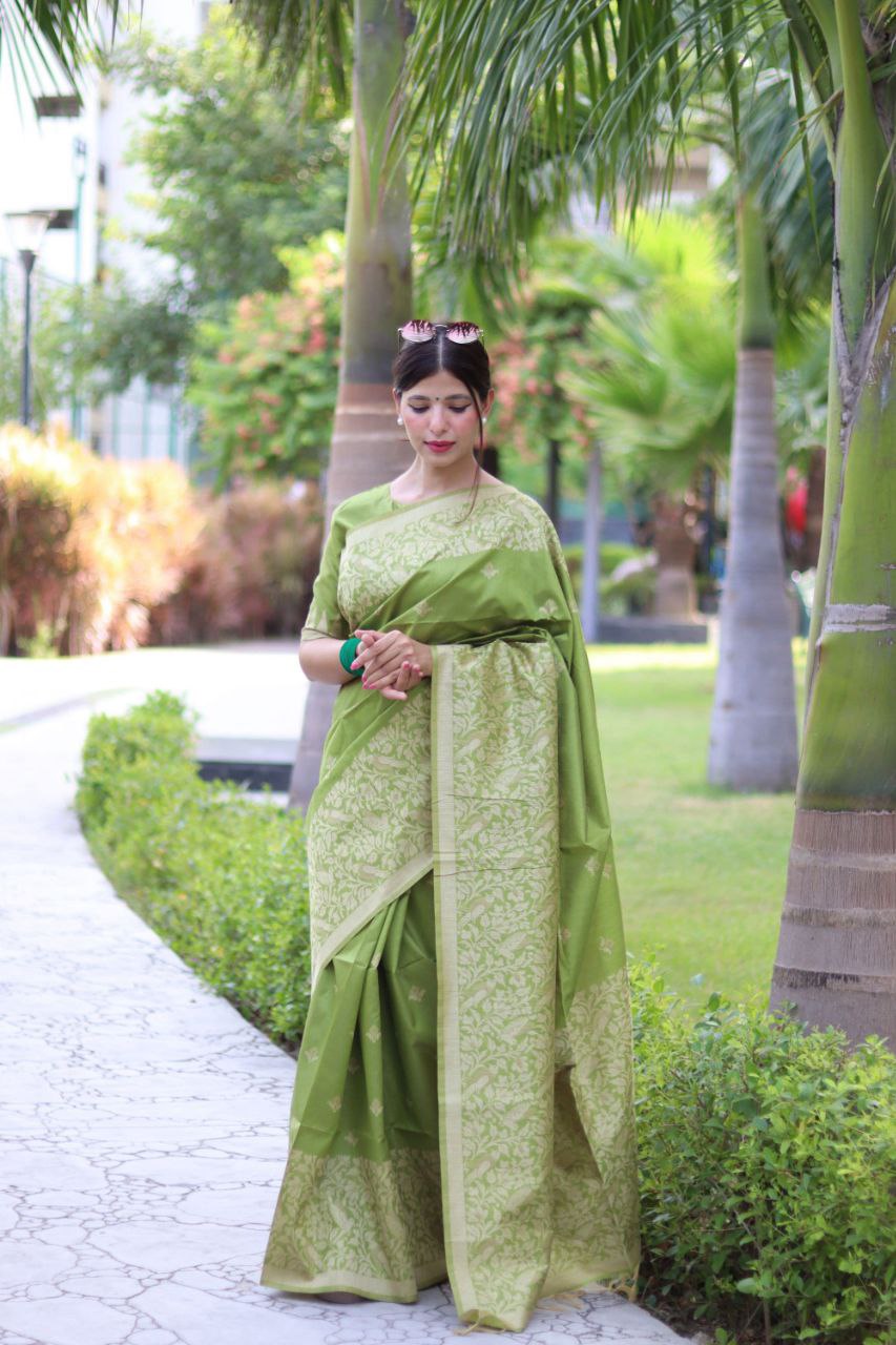 bangalore handloom silk Saree, Green color bangalore handloom silk sari for women, bangalore handloom silk saree for wedding, Saree, Saree for women, Saris, Sari for women, Sarees for women, Party wear sarees for women, Wedding wear saree for women, Bollywood saree for women, Heavy saree for women, Sarees for wedding