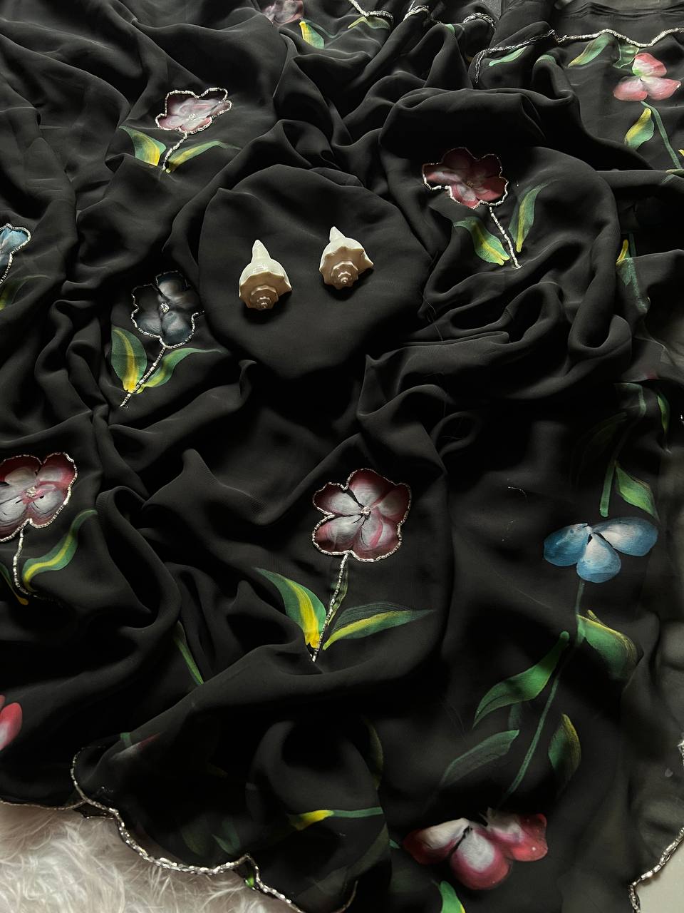 Black Hand Flower Printed Georgette Saree, Rani Pink color Black Hand Flower Printed Georgette sari for women, Black Hand Flower Printed Georgette saree for wedding, Saree, Saree for women, Saris, Sari for women, Sarees for women, Party wear sarees for women, Wedding wear saree for women, Bollywood saree for women, Heavy saree for women, Sarees for wedding