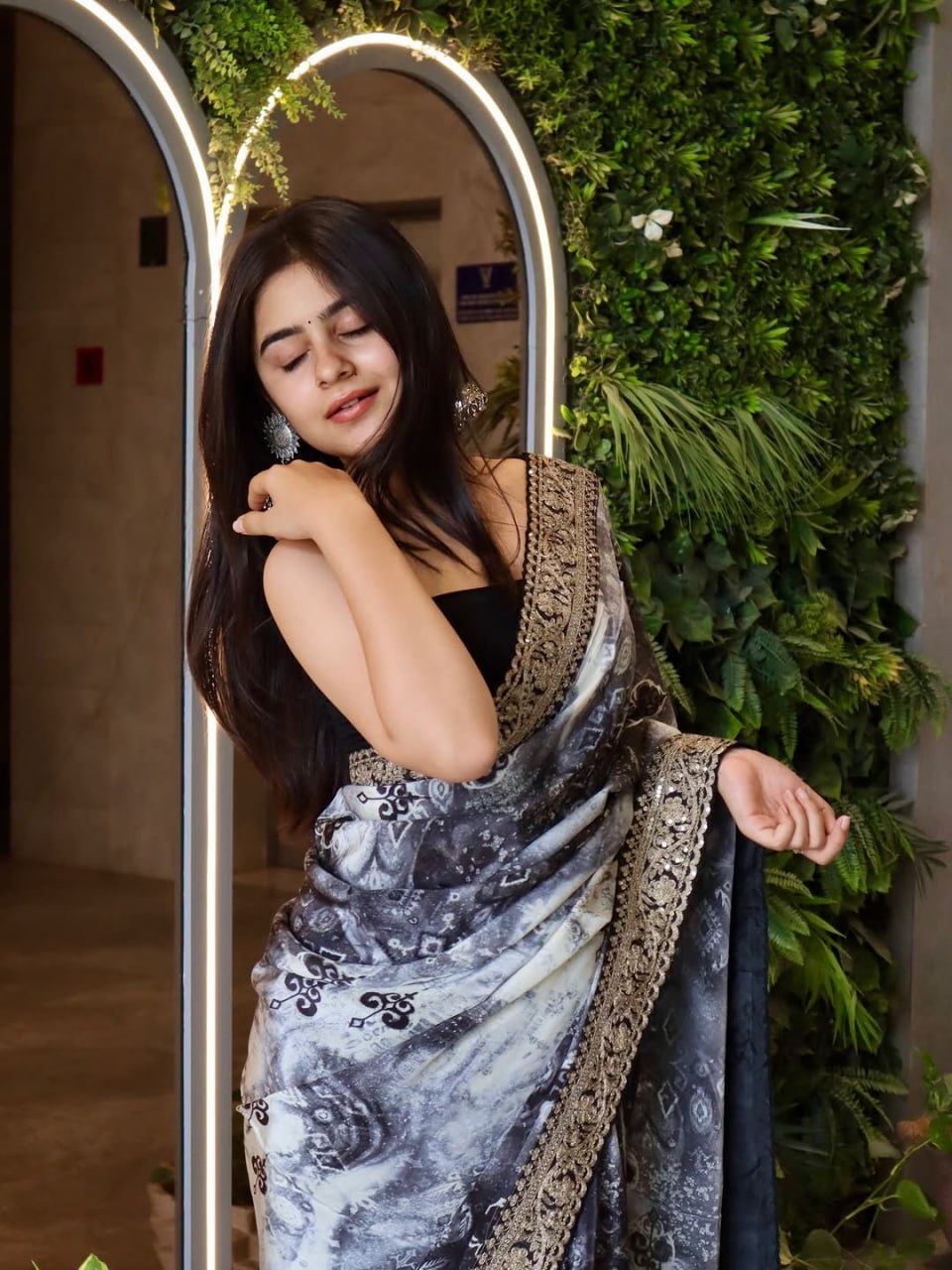 Black & White Digital Printed Georgette Saree