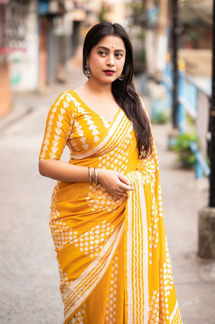 Yellow Chanderi Cotton Batik Printed Saree