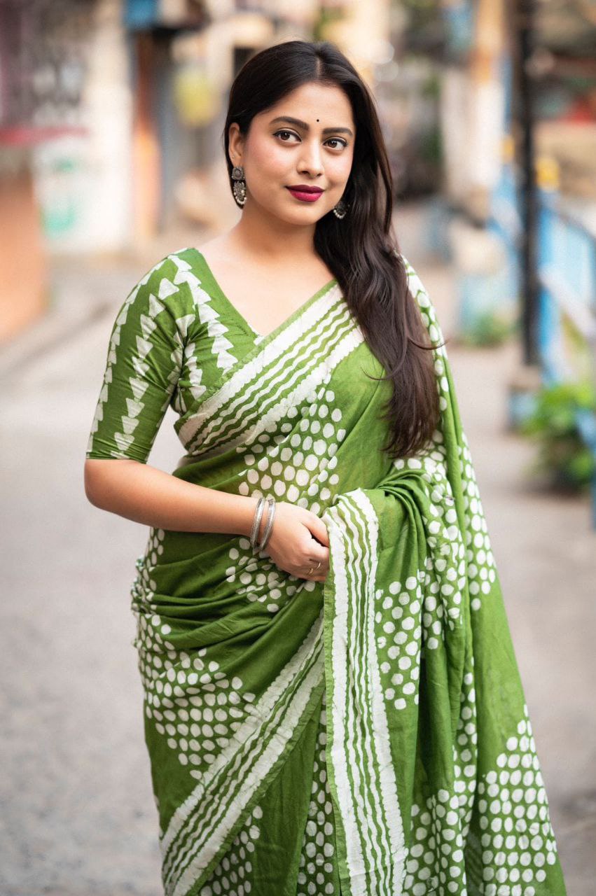 Green Chanderi Cotton Batik Printed Saree