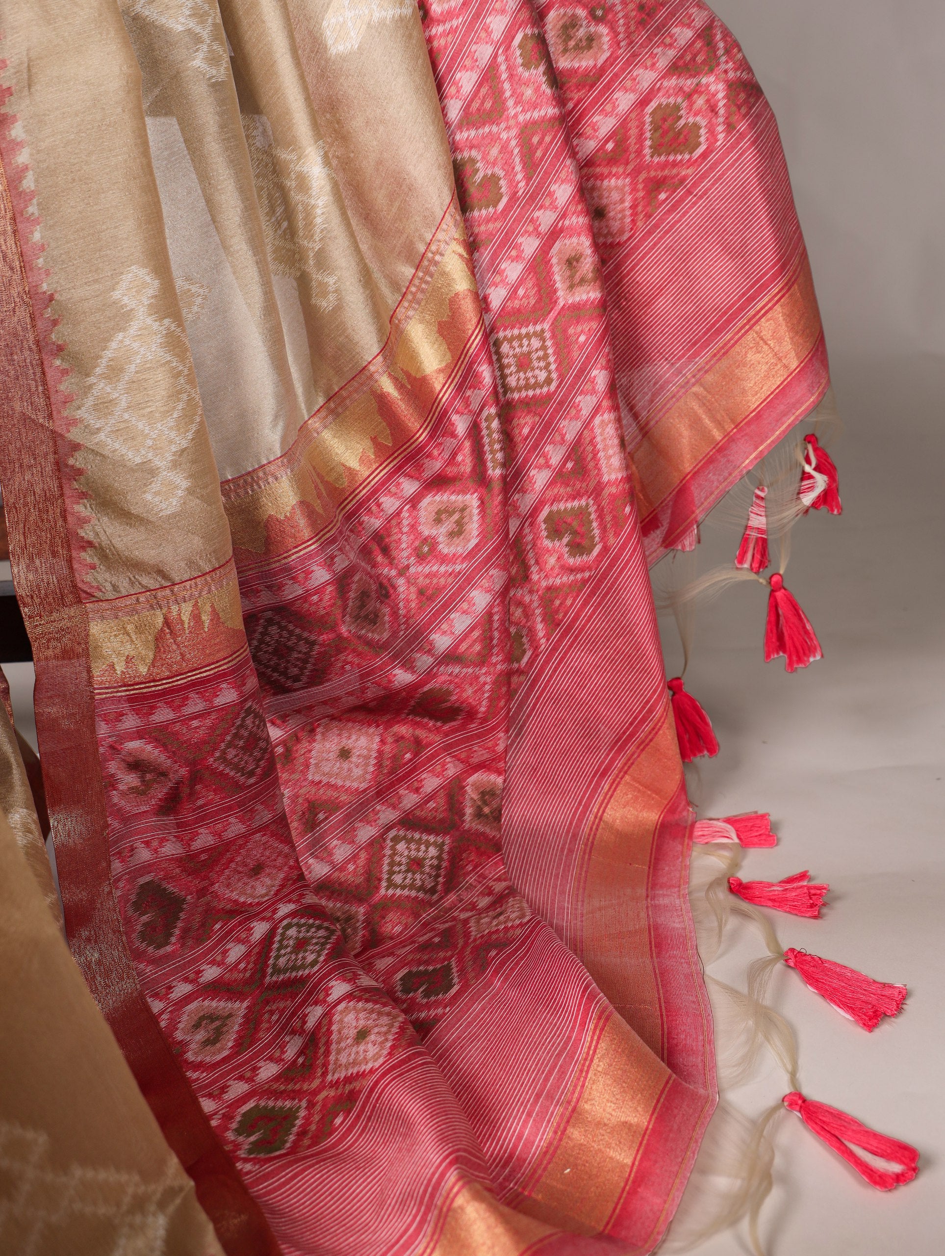 Cream Traditional Jacquard Silk Saree