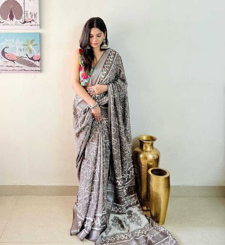 Digital Printed Linen Saree