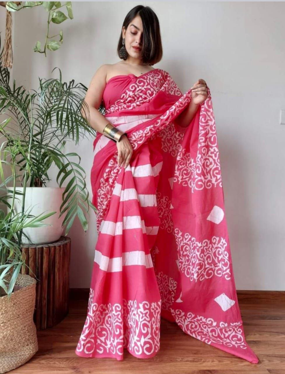 Pink Digital Printed Linen Saree