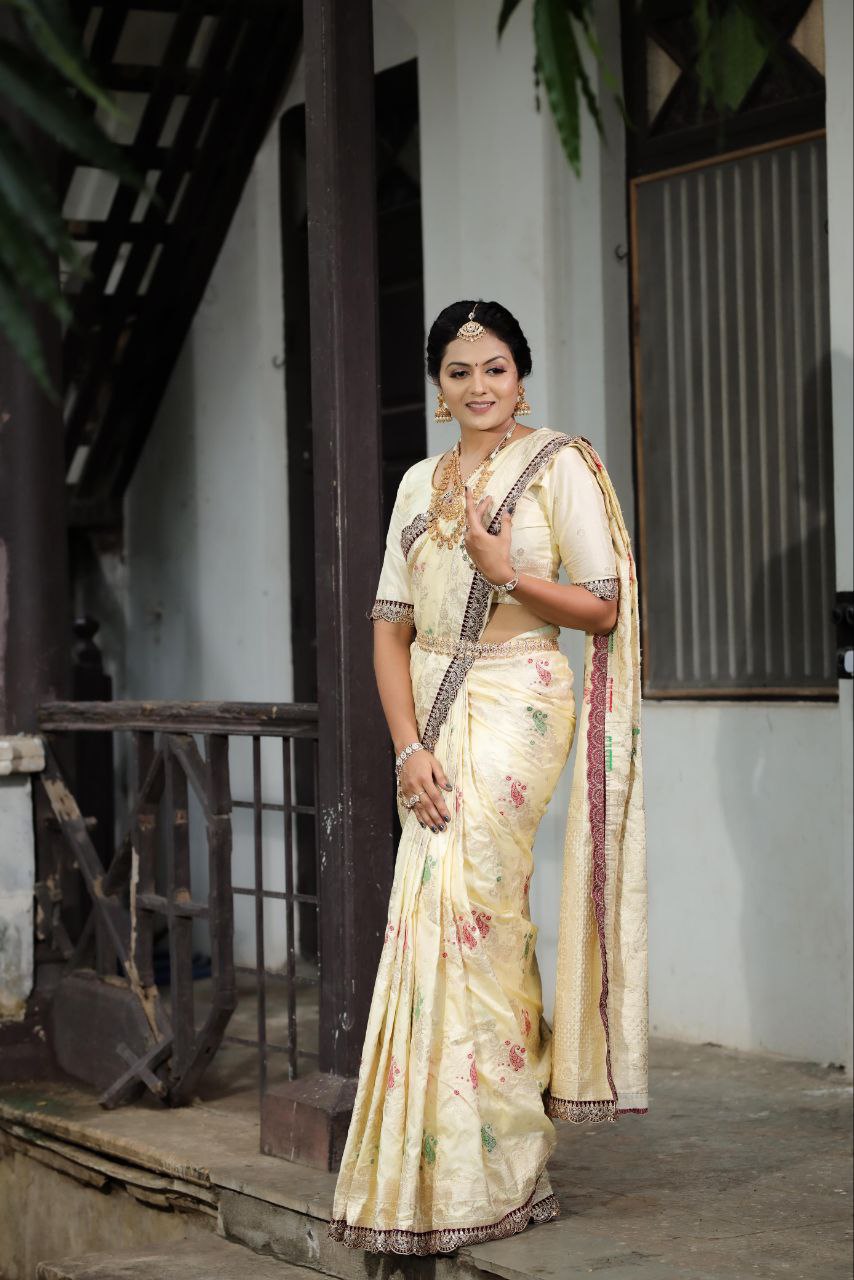 Off White Designer Dola Silk Saree
