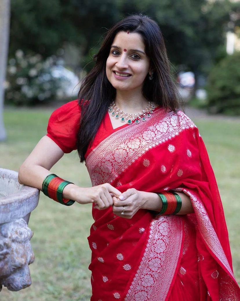 Red Traditional Linen Saree