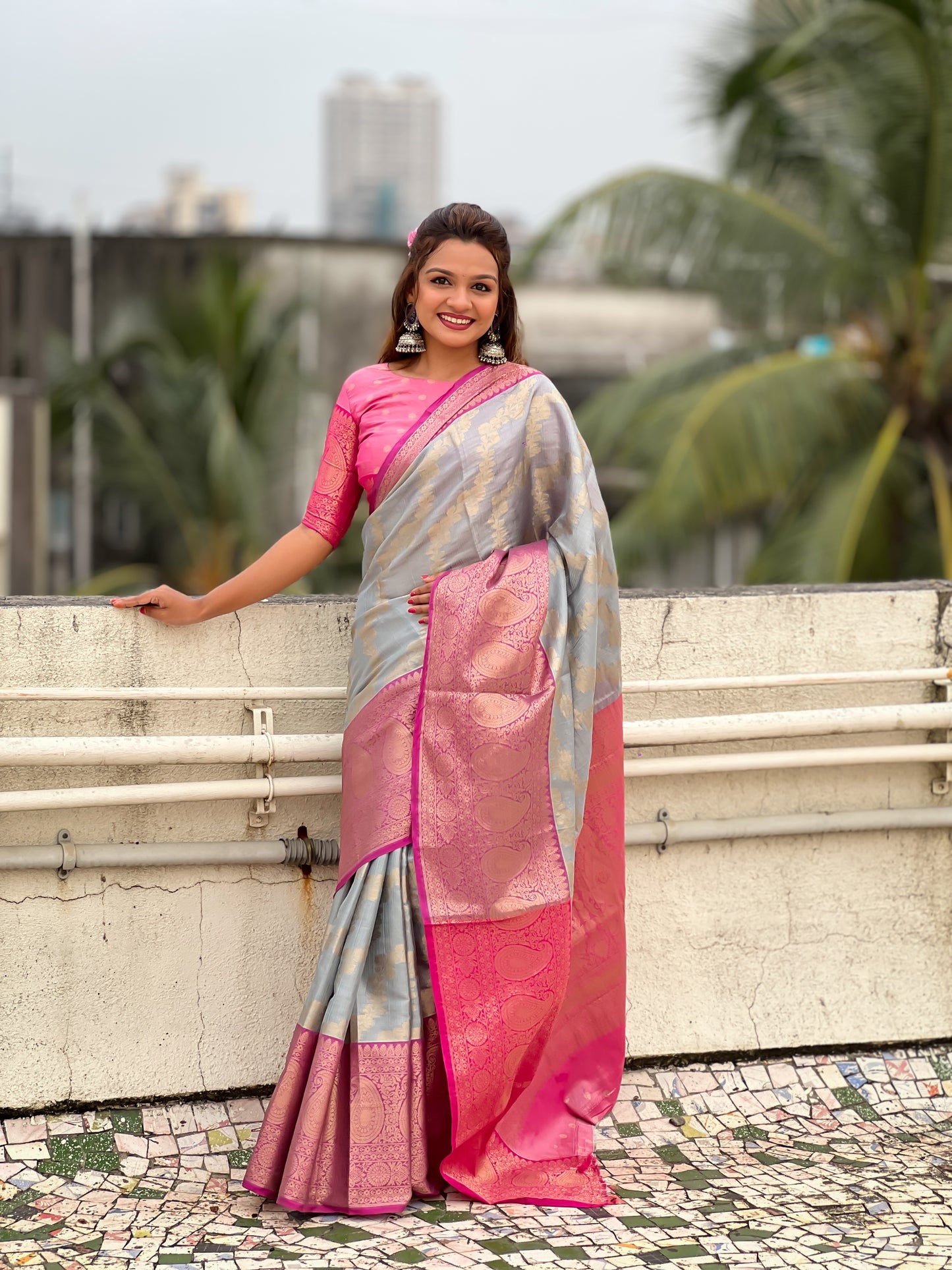 Gray Traditional Kanjivaram Tissue Pattu Saree