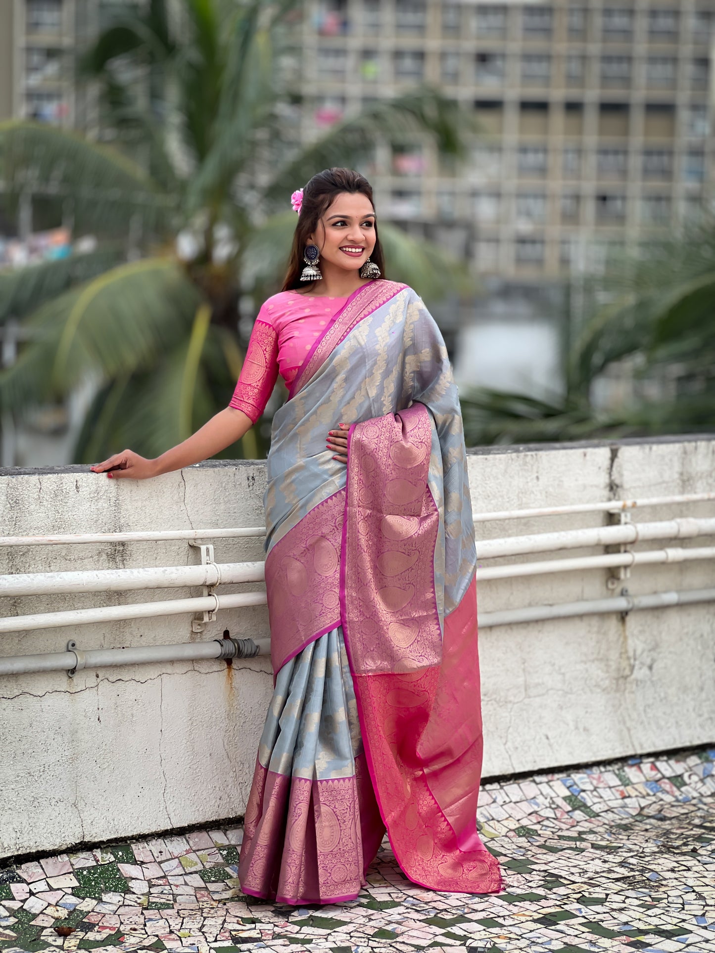 Gray Traditional Kanjivaram Tissue Pattu Saree