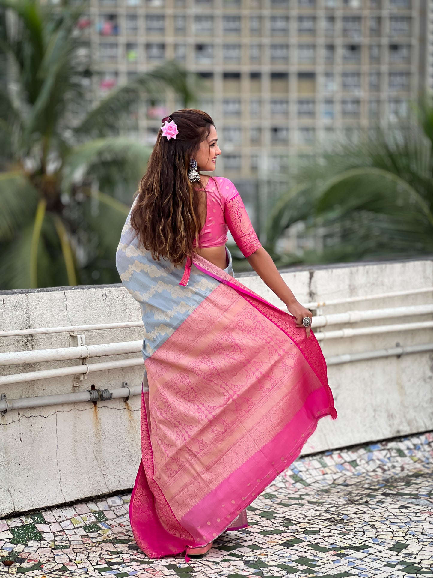 Gray Traditional Kanjivaram Tissue Pattu Saree