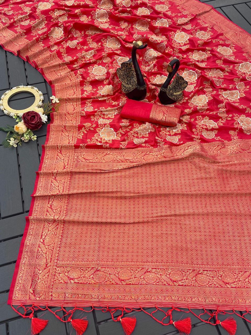 Traditional Khaaddi Dola Silk Saree