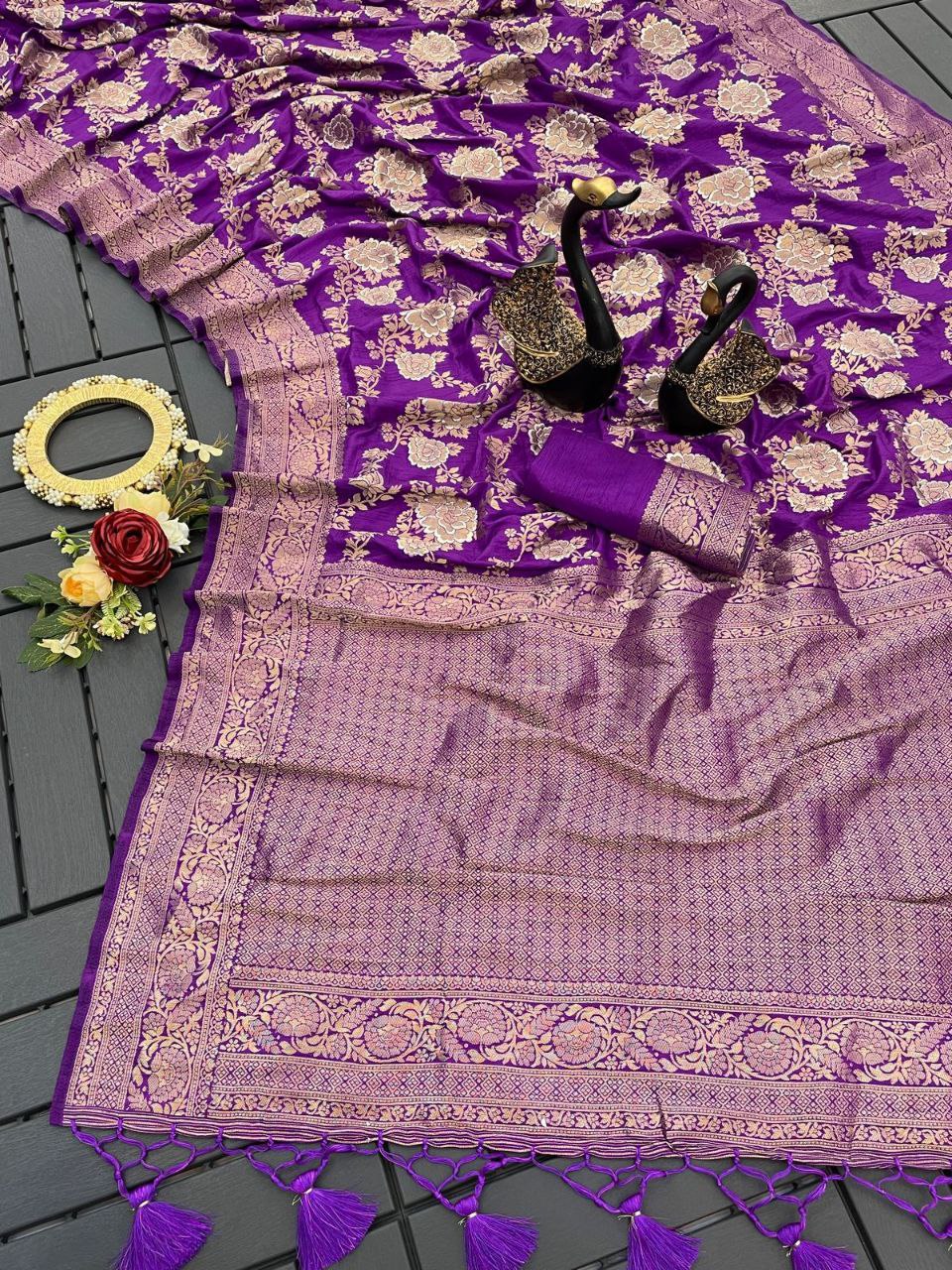 Traditional Khaaddi Dola Silk Saree