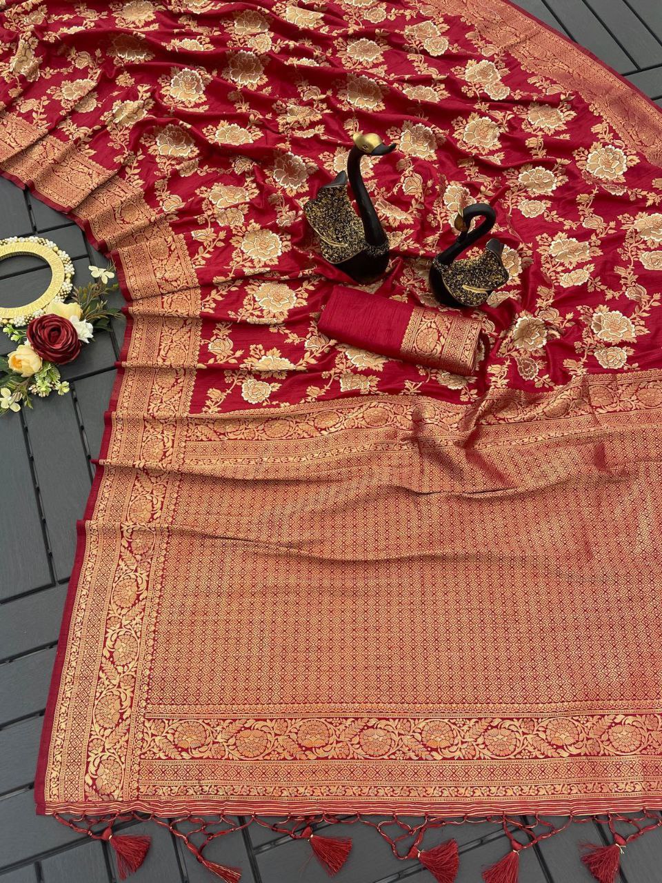 Traditional Khaaddi Dola Silk Saree