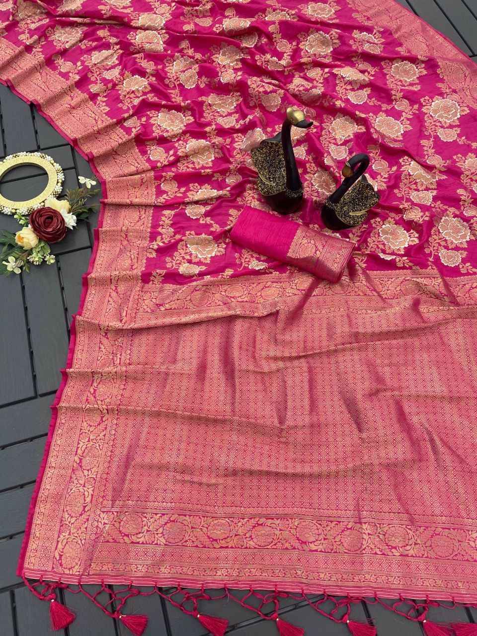 Traditional Khaaddi Dola Silk Saree