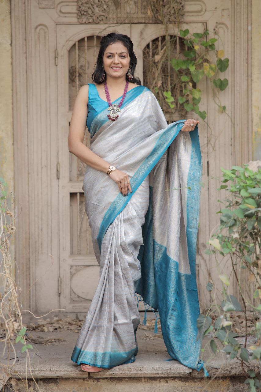 Gray Traditional Kubera Pattu Silk Saree