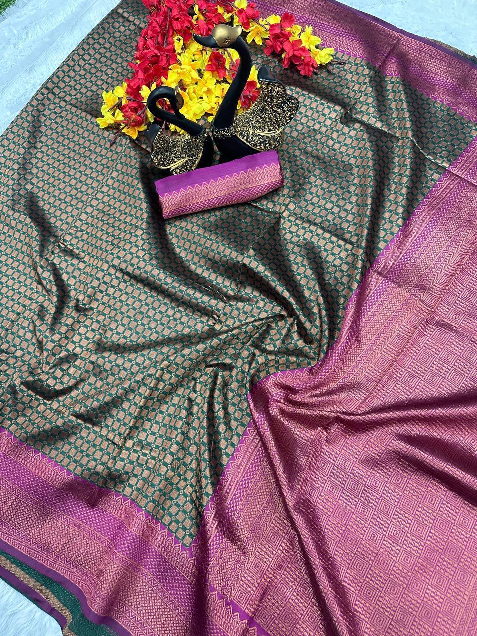 Traditional Wedding Wear Banarasi Saree