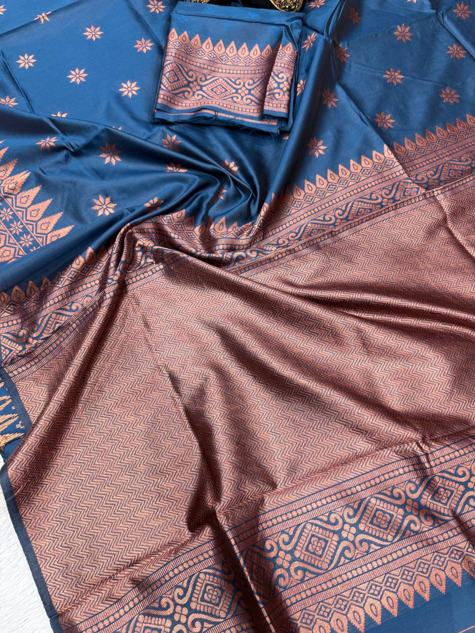 Traditional Wedding Wear Banarasi Saree