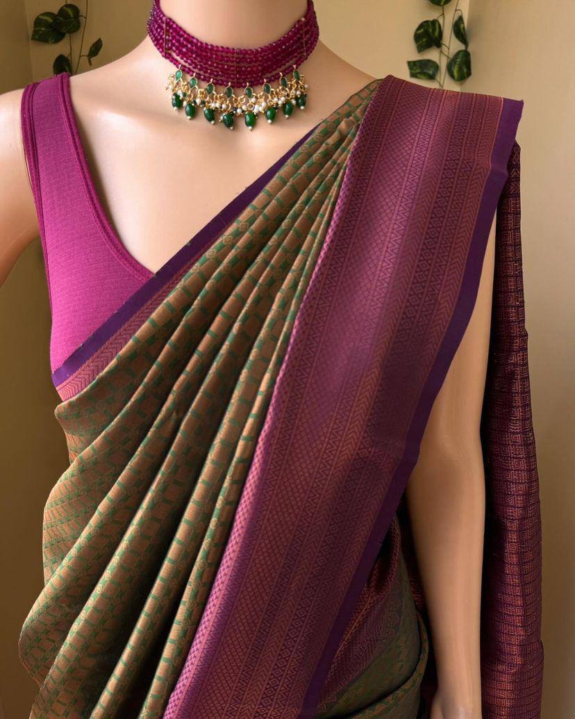 Traditional Wedding Wear Banarasi Saree