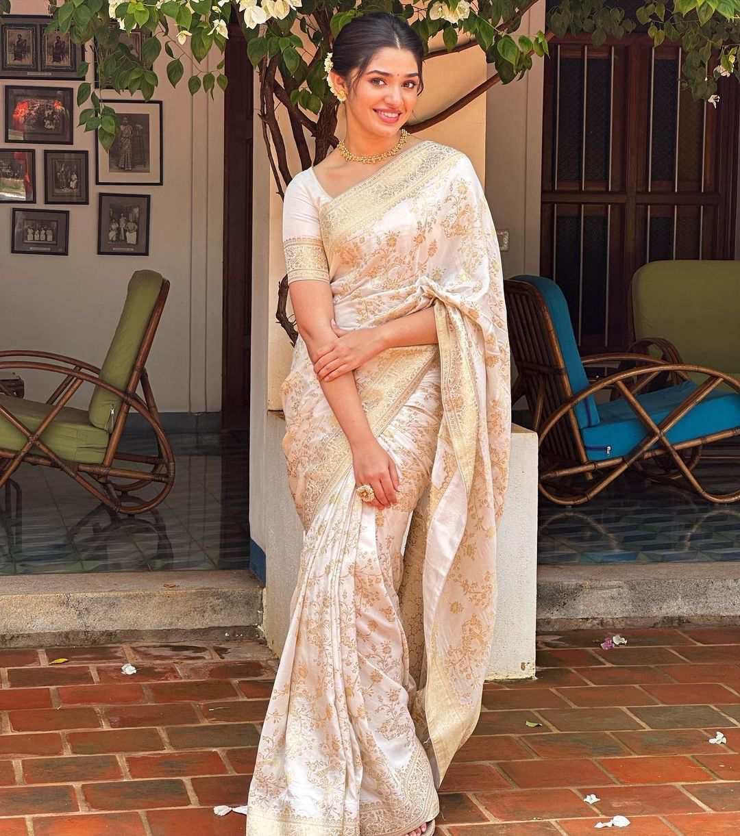 White Bollywood Design Lichi Silk Saree