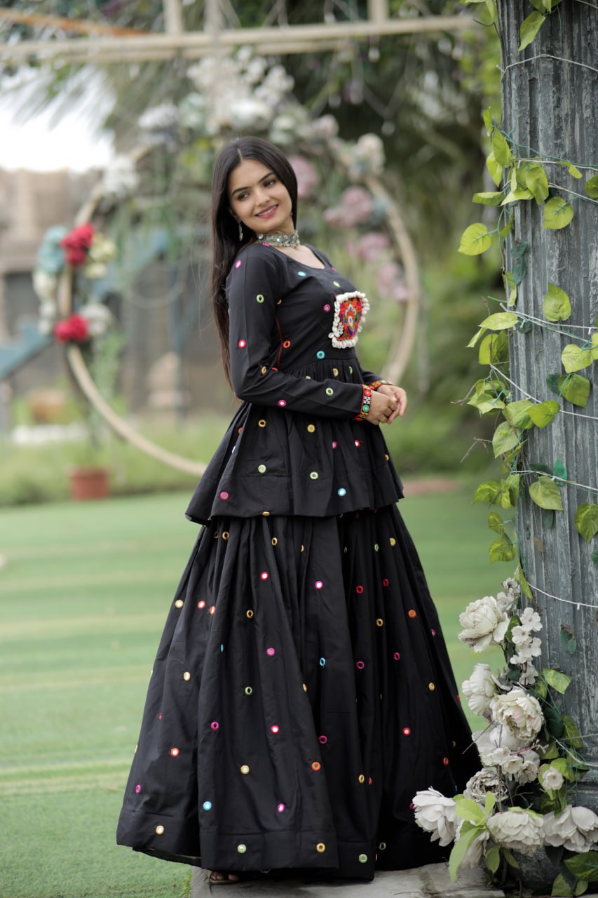Stylish Navaratri Wear Lehenga Choli In Black